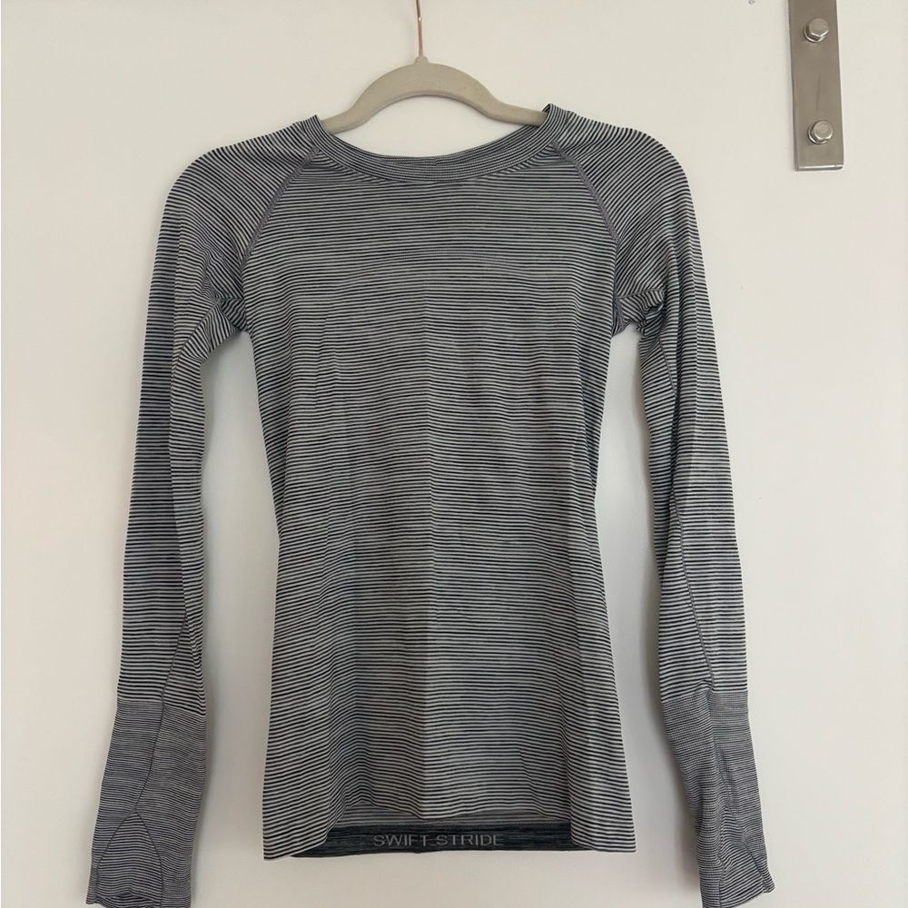 lululemon athletica Swift Stride Long Sleeve Top - Black and White